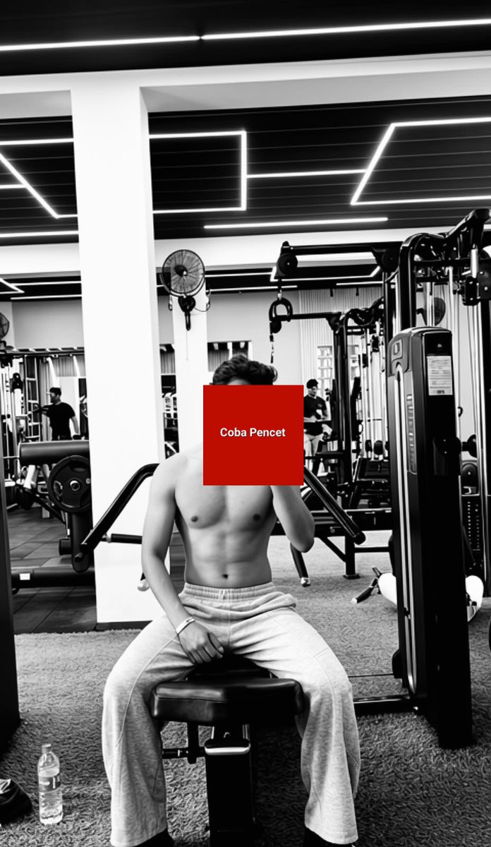Americano114399's tweet photo. Sendiri mulu ckkkkk #gaysurabaya https://t.co/MaMcHPISOt