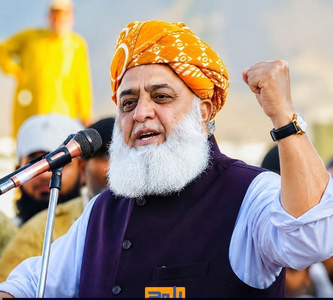 faisalsadique23's tweet photo. یہ معیار کوئی آنکھوں کا تھا یا کوئی تعویز کا اثر 
ہم سے کوئی دیکھا نہ گیا تمہیں دیکھنے کے بعد ❤️ https://t.co/XCzYx7nHN4
