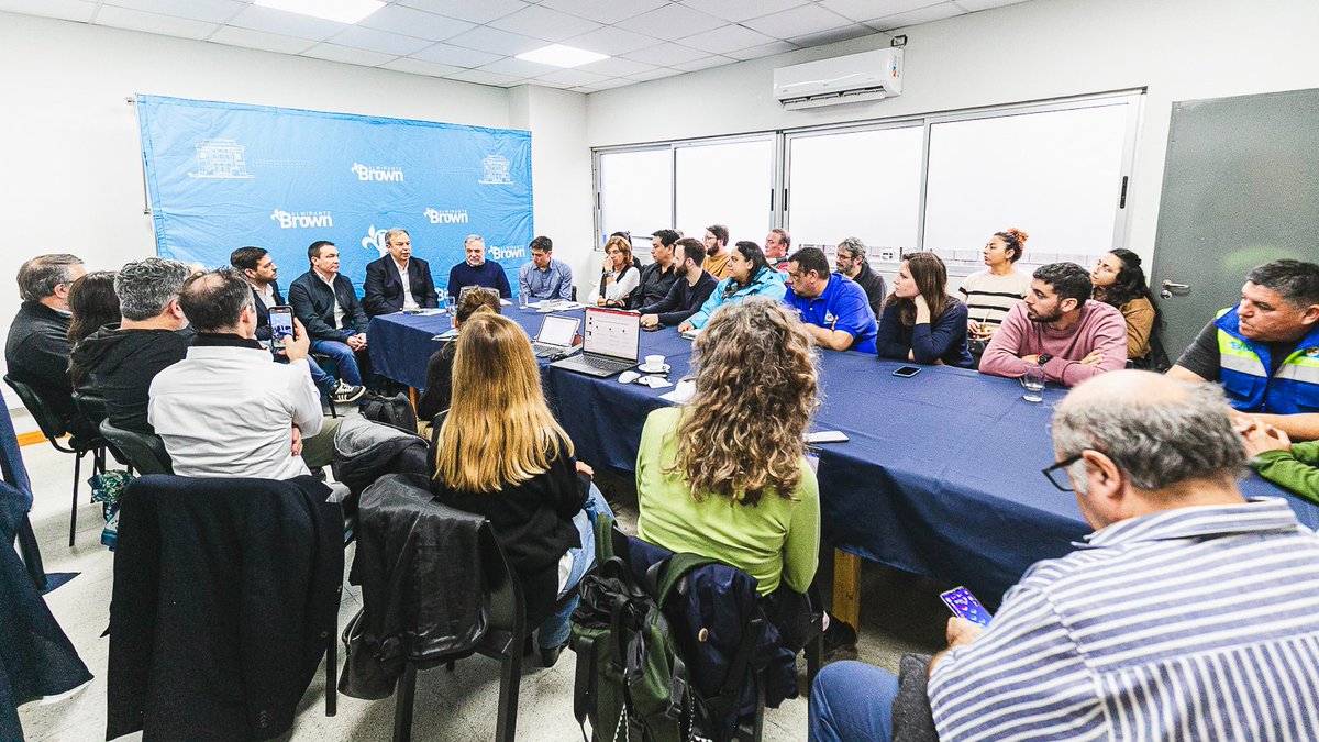 CascallaresPJ's tweet photo. Con @Andreswatsonok, @JuanoFabiani, @paulaeichel y los equipos @BAProvincia y de los municipios que integran la cuenca del Arroyo San Francisco-Las Piedras participamos de un encuentro de trabajo en @MunicipioBrown coordinando acciones para mitigar anegamientos en nuestra región. https://t.co/FOZ6ja0XED