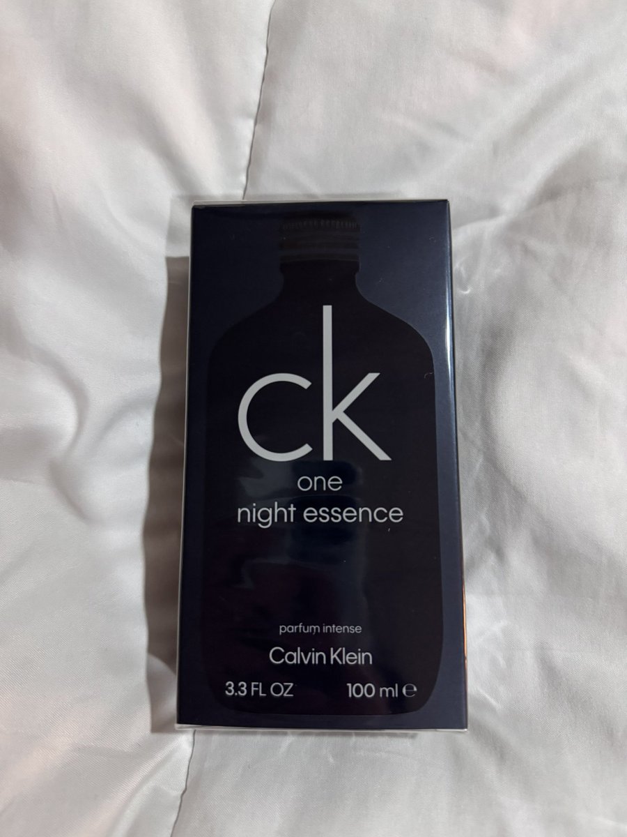 _dnm2's tweet photo. ปล่อยเท ของใหม่ยังไม่ได้แกะ
✨น้ำหอม CK One Night Essence Parfum Intense ขนาด 100 ml
800 บาท(จาก 3,000+)
#ส่งต่อคสอ #โล๊ะตู้ https://t.co/sB65Rjv6Au