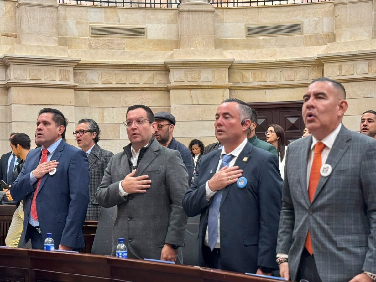 diegofranariza's tweet photo. Unimos esfuerzos por el desarrollo del #GranSantander. 

#AEstaHora acompañamos una importante jornada de trabajo liderada por la @RapSantanderes y la @FNDCol, en coordinación con los gobernadores de Santander, @GralJuvenalDiaz, y  Norte de Santander, @WilliamNdeS.

Avanzamos en una agenda conjunta de integración regional, orientada a fortalecer el turismo, la competitividad, la innovación y el desarrollo de nuestros territorios.

@CamaraColombia @DidierTaveraA