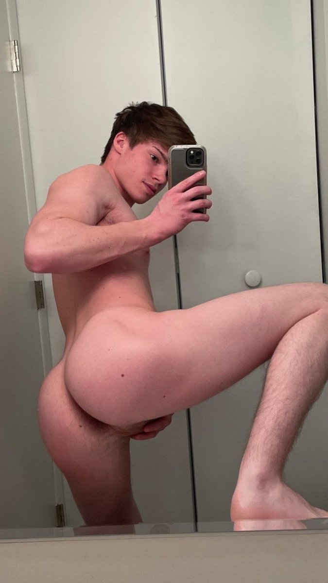 pleasure4k's tweet photo. Pound my boy cake 🧁🍑 https://t.co/MMos19VZHJ