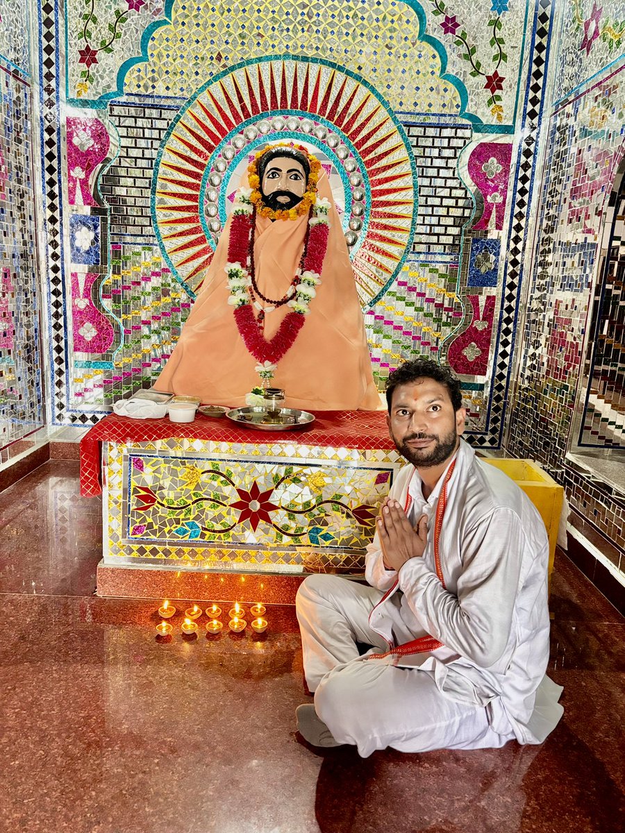sainisanjay080's tweet photo. गुरु पूर्णिमा के पावन अवसर पर प्राचीन देवी मंदिर, सेक्टर-2 बहादुरगढ़ में परमपूजनीय आचार्य श्री गणेशानंद जी महाराज का सम्मान कर उनका पावन आशीर्वाद प्राप्त किया
इसी क्रम में संत शिरोमणि गुरु रविदास जी के 650वें प्रकटोत्सव वर्ष के पावन अवसर पर रविदास मंदिर में दीप प्रज्ज्वलित क! https://t.co/snSGmj4Fzu