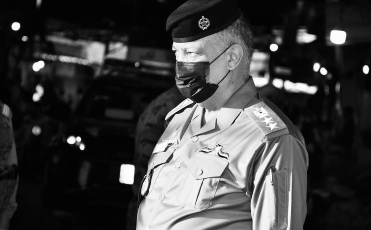 Fulla_ghassan's tweet photo. 29/7/2022
وما كان ذكرى وفاتك اليوم هيناً على قلبي .
ما أقسى أن يمضي العمر، ويبقى القلب واقفًا عند يوم رحيلك
أعادني الحنين إلى لحظة فقدك، وكأن الفقد لا يعرف إلا البداية
كل شيء بعدك تغيّر إلا غيابك ؛ بقي كما هو، لا تمحوه السنين
رحمك الله رحمة تليق بكرمه وجمعنا بك في جنات الخلد. https://t.co/HUD6UCvRLS