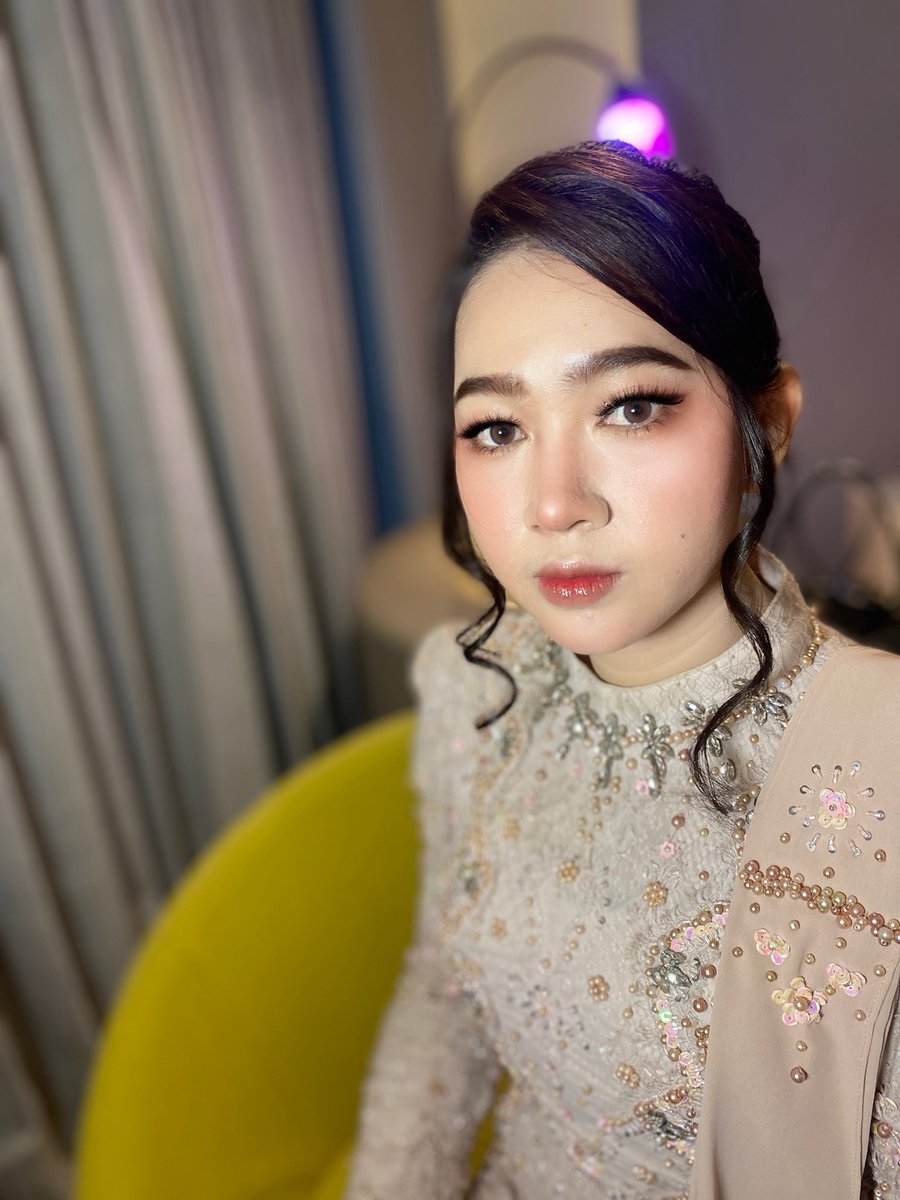 makeupbyjedier's tweet photo. @Akuueyyinaaa @unicefess Haloo guys aku masih avail yaa untuk slot September 🥰☝🏻 https://t.co/9iGJ8XXjmG