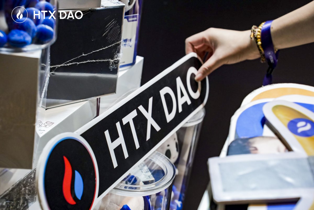 HTX_DAO's tweet photo. HTX DAO 吉隆坡之夜圆满落幕✨

从香港晚宴，到美国世界杯观赛之旅； 
从俄罗斯晚宴，到新疆禾木高端行，再到本次吉隆坡之夜。
HTX DAO 大客户行正在走向更多全球场景，持续为核心用户带来更尊贵的生态权益与更开阔的全球化视野。

感谢每一位到场的来宾🙌
下一站，继续与 HTX DAO 一起同行🌍

#HTXDAO