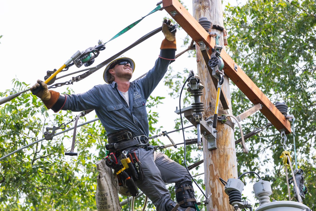 ComEd's tweet photo. More than half a million customers lost power across northern Illinois after Monday's severe storms and confirmed tornadoes. We've restored power to more than 85% of affected customers in roughly 36 hours, but we know this is tough for people who are still waiting for service to be restored.
 
Some of our hardest-hit communities to the south include, but are not limited to, Crete, Matteson, Country Club Hills, University Park, Homewood, Harvey and Oak Lawn. The National Weather Service has confirmed 4 tornadoes and pockets of straight line wind gusts that contributed to widespread damage. 
 
Our crews remain on-site around the clock making repairs, rebuilding infrastructure damaged or destroyed by severe storms and restoring power as safely and quickly as possible.
 
Our Care Crews will be in action again today, while supplies last, at: 
➡️ LOCATION CHANGE: 1321 Main Street, Crete IL - 10 a.m.
➡️ 4200 W. 183rd Street, Country Club Hills, IL - 10:30 a.m.
➡️ Waukegan City Hall, 100 N. Martin Luther King Jr Ave, Waukegan - 12 p.m.
 
Track outage updates at https://t.co/HJsCtZVymu.