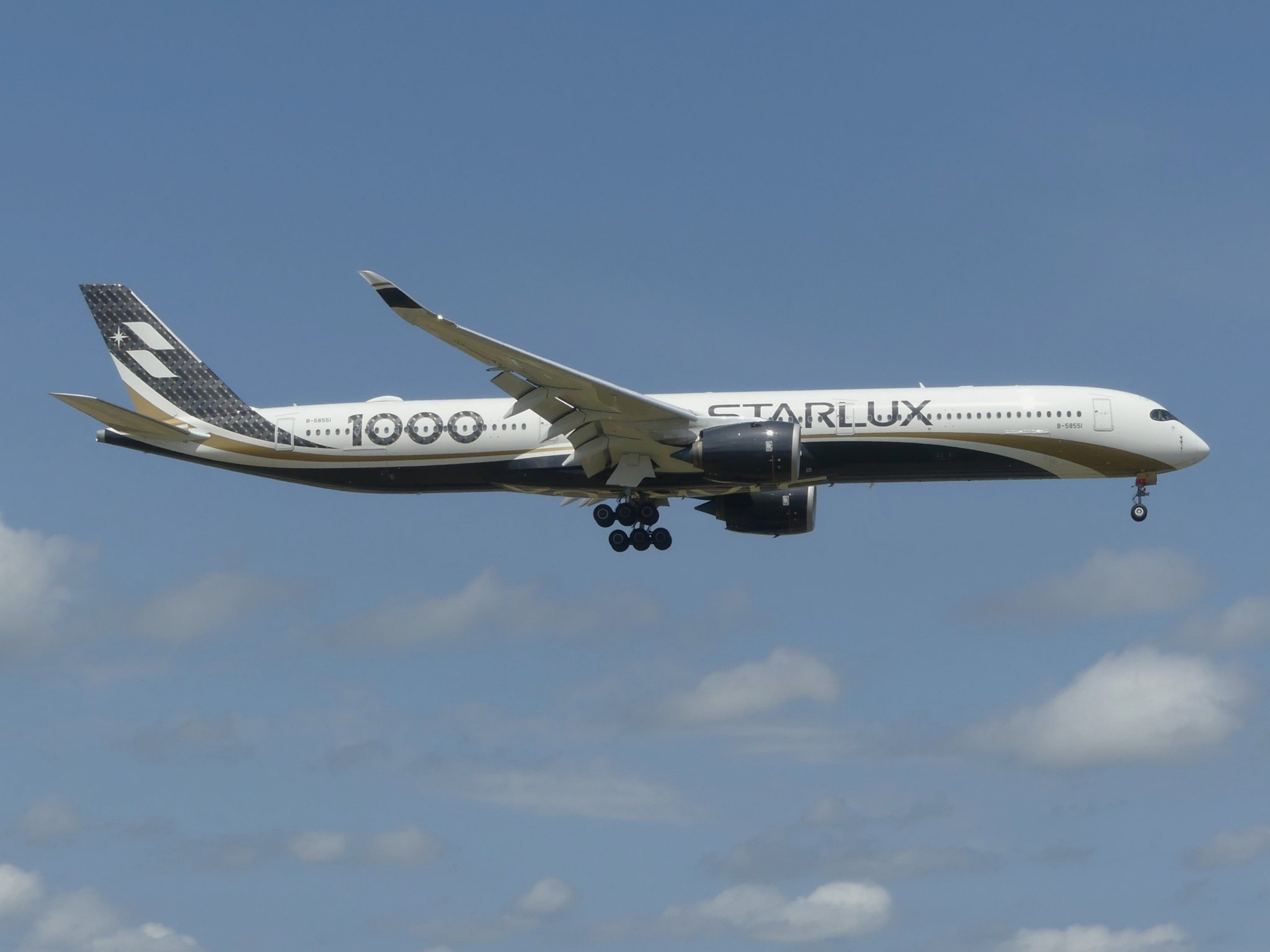 ten_koji в X: „2026/7/19成田国際空港外周にて 16L下り JXのA350