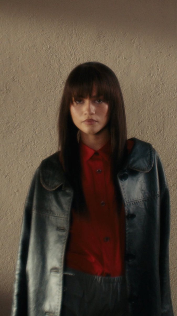 parkersrina's tweet photo. this look is so mj coded https://t.co/3PwrUjStKA