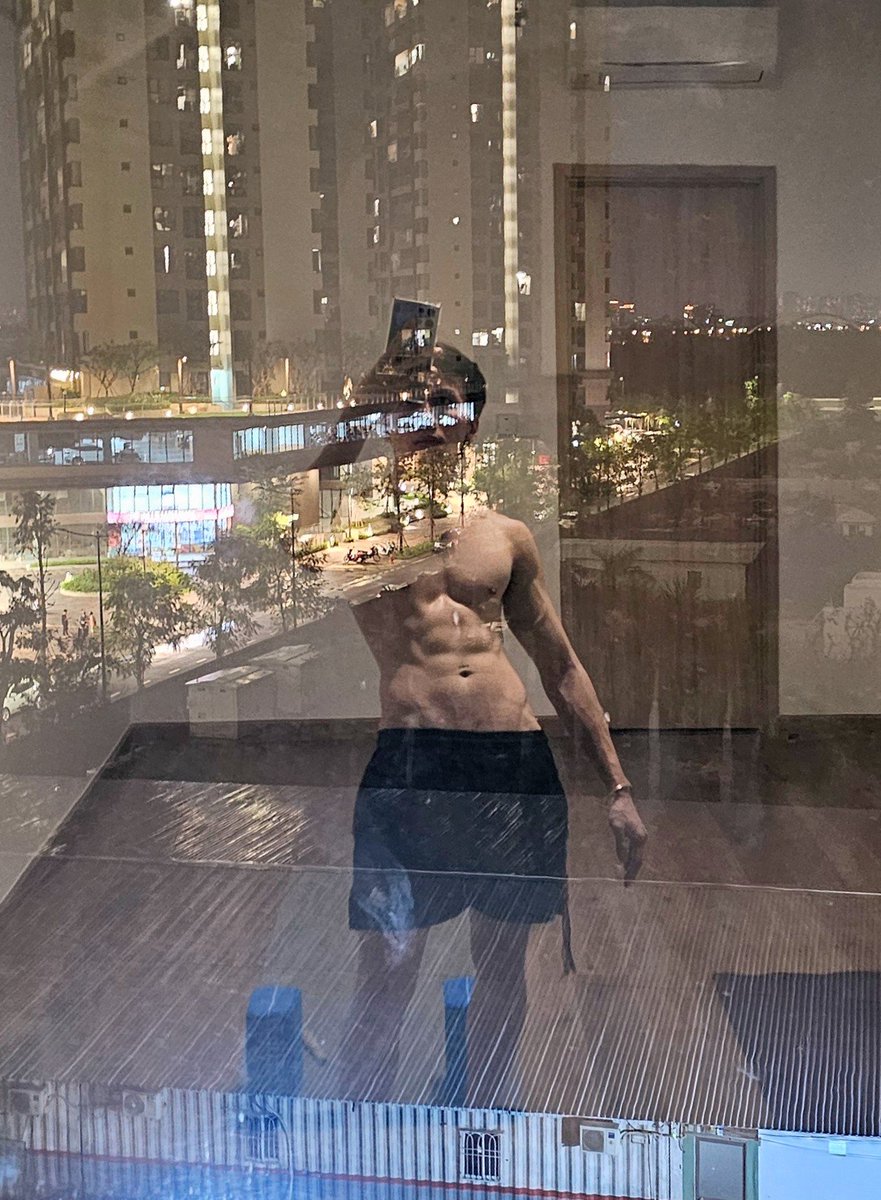 Caldee13's tweet photo. Có nên dạy Naked Yoga lại không mọi ngưòi?🧘‍♂️🙏 Gần đây không có jobs mà cần gom lúa để mua vinyl, nên ai muốn học ib hoặc comment phía dưới nha!
Hơn một năm qua mình không dạy, có rất nhiều bạn nhắn muốn học, các bạn có thể liên hệ lại giúp mình nhen💙 https://t.co/AgPEZzdCAv