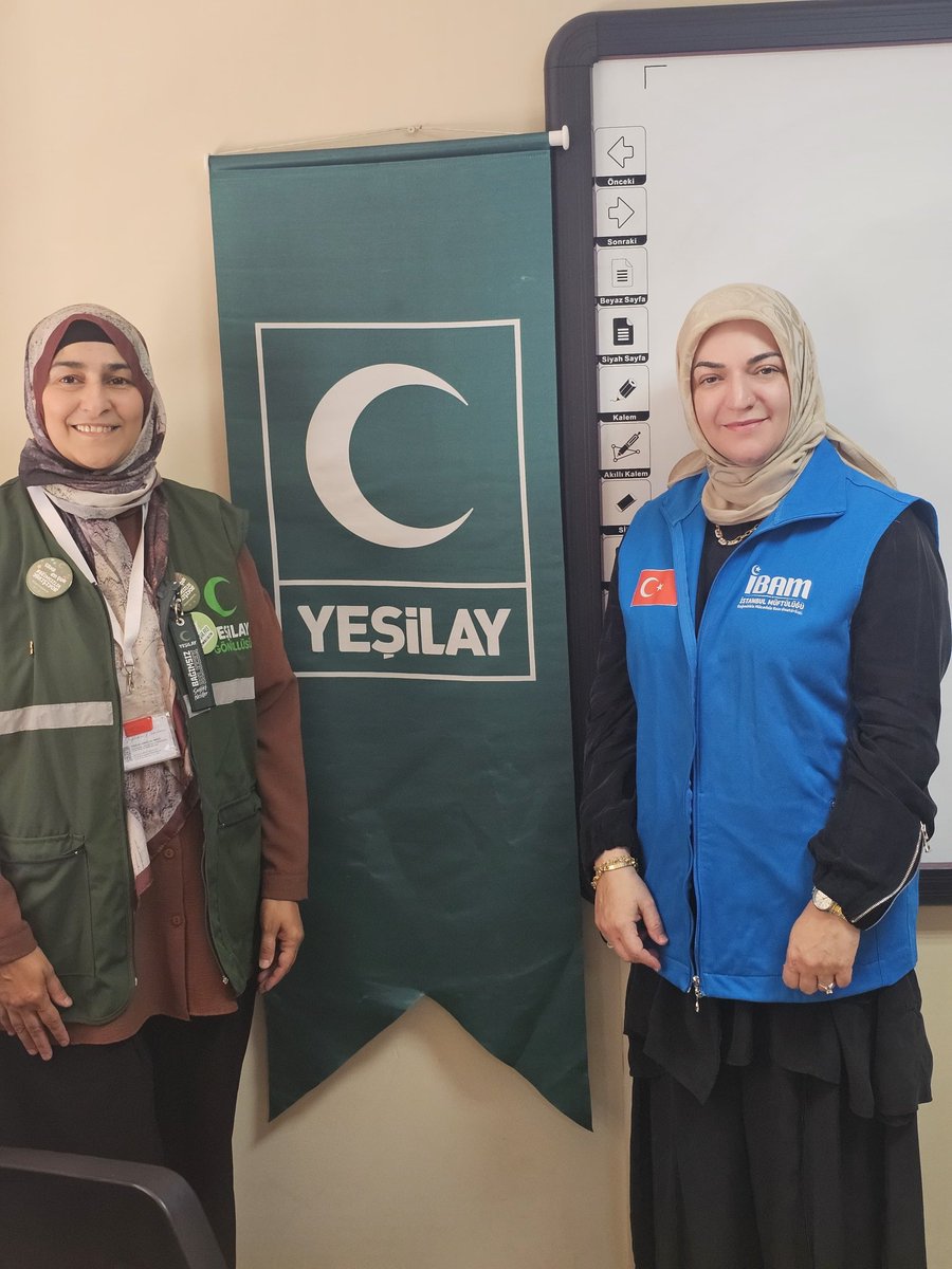 uskudaryesilay's tweet photo. Yeşilay Üsküdar Şubesi Başkan Vekilimiz Gönül Erkol, Yönetim Kurulu Üyemiz ve Diyanet Bağımlılık Koordinatörümüz Semahat Büşra İnci tarafından, Ferah Yeni Camii Kur'an Kursu'nda öğrencilere yönelik atölye çalışması gerçekleştirildi.

@mehmetDinc1920 @cihatturkmen34 https://t.co/whpigmZSl0