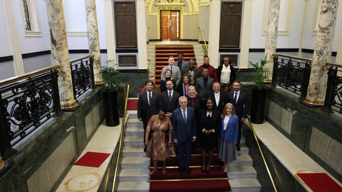 EmbassyofRussia's tweet photo. 🇷🇺🇿🇦 On July 28, a St. Petersburg delegation led by Evgeny #Grigoriev met with Gauteng Acting Speaker Vuyo Mhlakaza-Manamela to discuss expanding cooperation

Talks focused on St. Petersburg's Safe &amp; Smart City technologies, wastewater treatment &amp; higher education

#RussiaSA https://t.co/Mh89oXhRrW