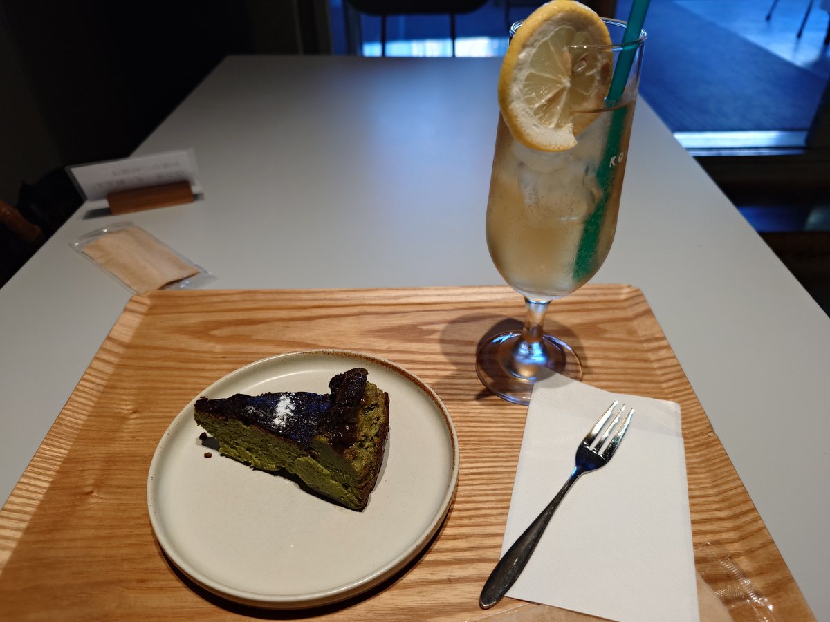 rpgbatina's tweet photo. ありがとう、大黒湯コラボ🧡
しごおわ駆け込みしたのでグッズも買えてないし瓶ビールも買えてないし引きが下手くそなので担当コースターは引けてないけどはちみつの湯がはちみつすぎて面白かったし炭酸泉永遠に入ってたいのでまた来た〜い
そしてイマジナリーぱぺ https://t.co/5bkqtE5Gnm