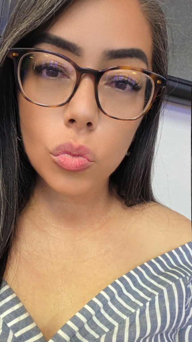 LaKuata's tweet photo. Took the day off 🥹😌..ya'll have a great day ✨️☕️☕️
#miércoles https://t.co/ChsGwIbEXj