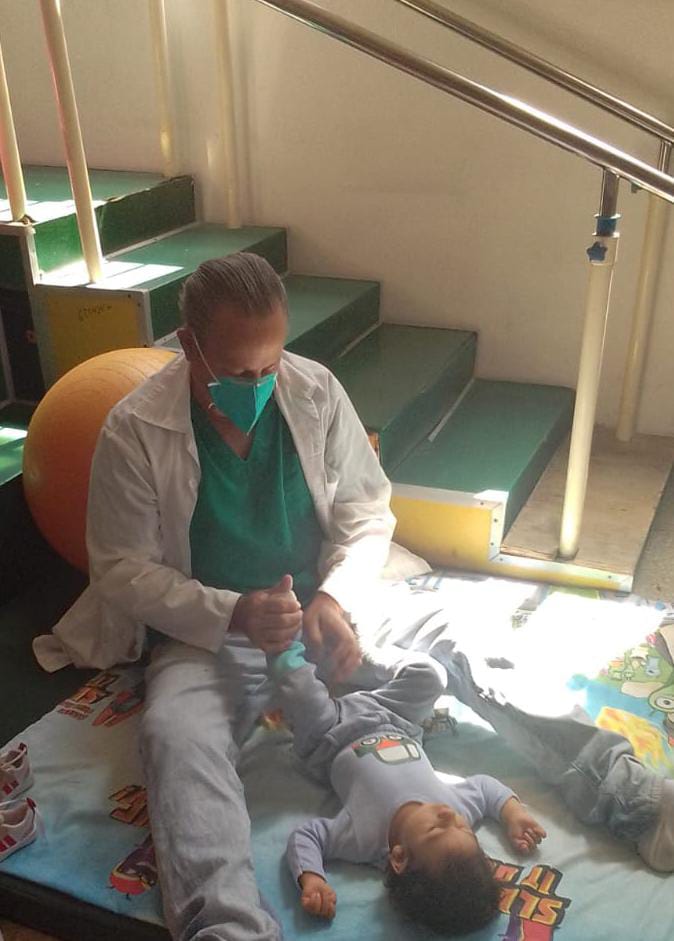 cubacooperaven's tweet photo. Con la constancia de cada mañana en el estado Mérida, las salas de rehabilitación de la Misión Médica Cubana abren sus puertas para brindar salud, dignidad y amor puro a cada paciente. ¡Sonrisas devueltas y vidas que vuelven a empezar! 🇨🇺❤️🇻🇪 #CubaCoopera #CubaPorLaVida https://t.co/SEF3FvkGkd