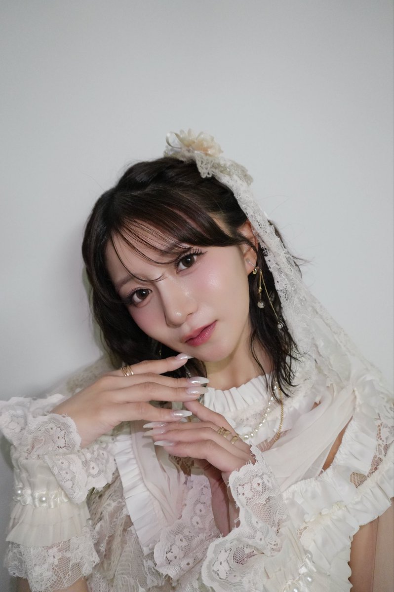 mirei_hoshi7's tweet photo. 星名美怜リリイベ情報🎧🎶
本日8/6 リリイベは…
📍タワーレコード川崎店さん

髪型アンケート👱🏻‍♀️
1.ふわふわハーフツイン
2.ちびっ子おたんご
3.短めツインテール
4.ふわふわ下ろし

どれがいいかなぁ🤍(｡• . •｡)💭
#星名美怜 #ミレソロひかりあと #にゅーえももん #ウルフロブ髪型 https://t.co/qfiixivYw3