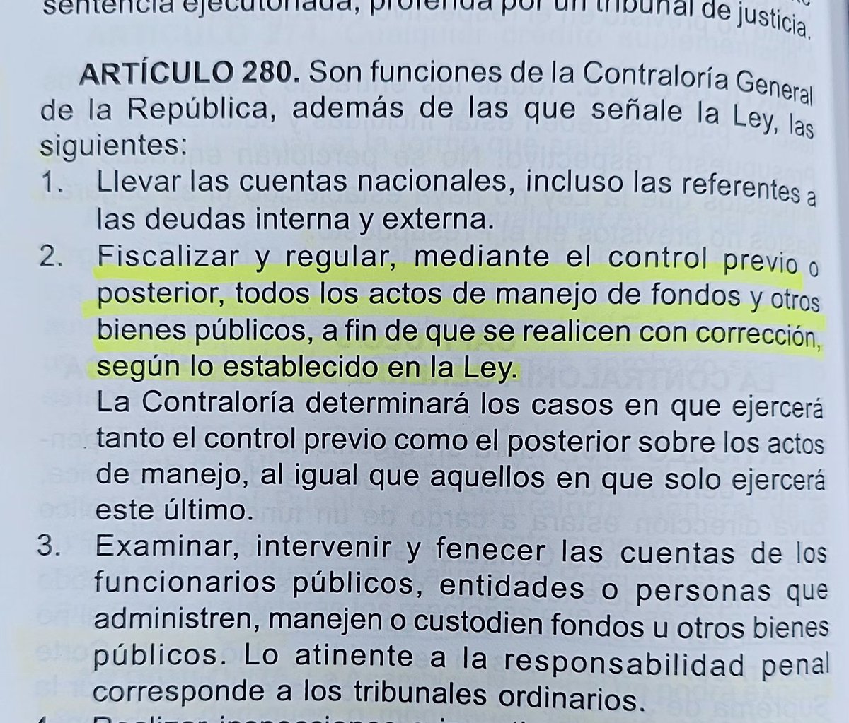 R_RuizDiaz's tweet photo. La función fiscalizadora por excelencia la tiene la @ContraloriaPma, por ningún lado puede un Diputado de la @asambleapa abrogarse el derecho de fiscalizar obras o proyectos y mucho menos compeler a funcionarios públicos para que hagan o dejen de hacer. 
Esa introducción al Reglamento interno puede violentar la Constitucion.
