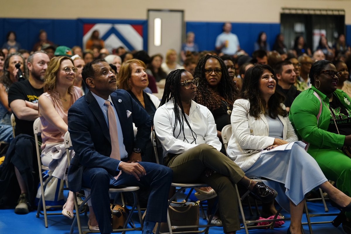 watlington_sr's tweet photo. It was great to welcome our newest teachers, counselors, Pre-K educators and teaching assistants to Team @PHLschools!
New Hire Orientation is preparing them to build joyful, rigorous classrooms and advance our Accelerate Philly goals as we begin the 2026–2027 school year.
#PHLed https://t.co/gp8YwzXgcr
