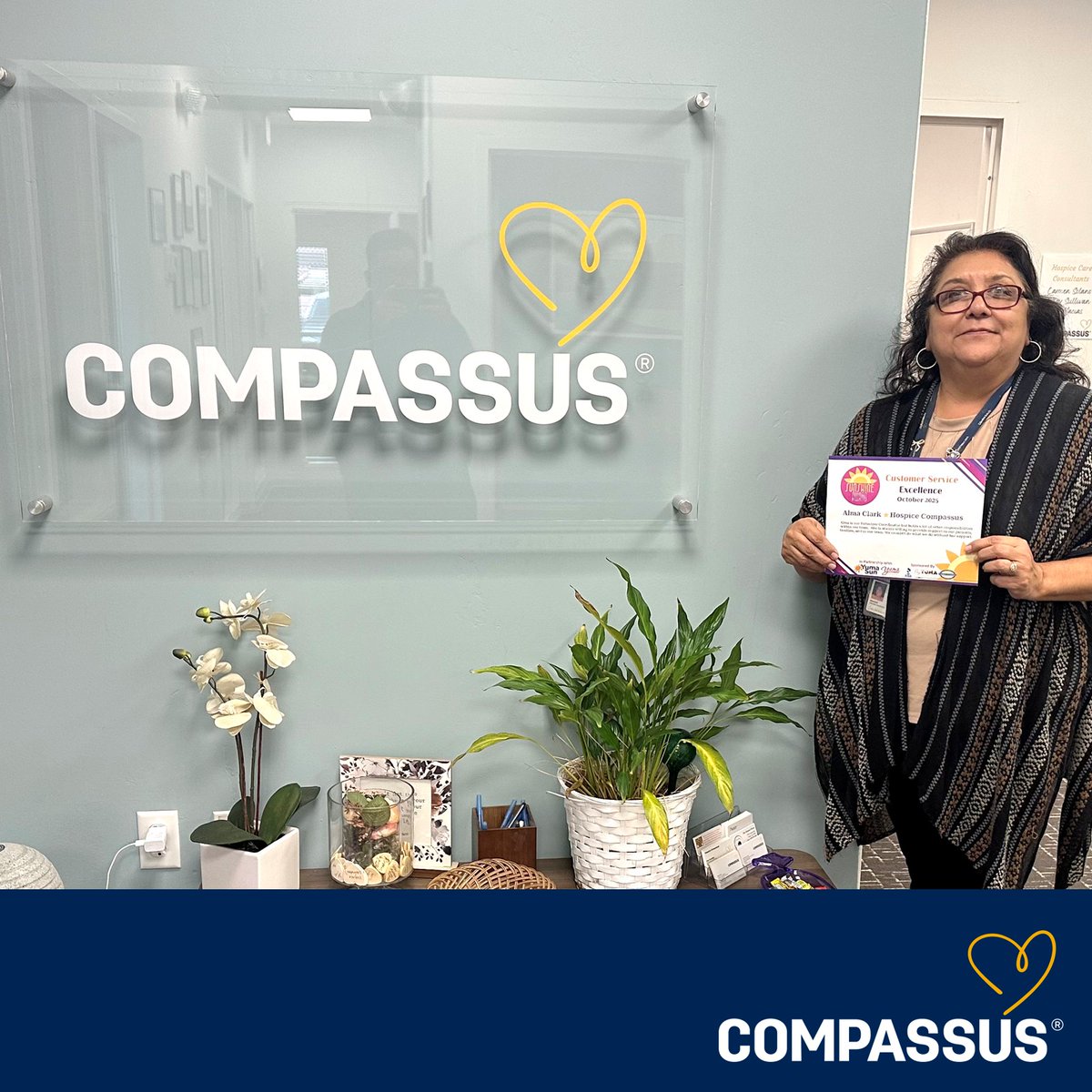 compassus's tweet photo. Congratulations to Compassus Hospice Volunteer Coordinator Alma Clark in Yuma, AZ, for receiving the Sunshine Customer Service Award from the @yumasun newspaper 🎉 

Visit Yuma Hospice at https://t.co/AMv78GPf28.

#Compassus #HospiceCare #YumaSun #CustomerServiceAward #YumaAZ https://t.co/QR4WY6PhNS