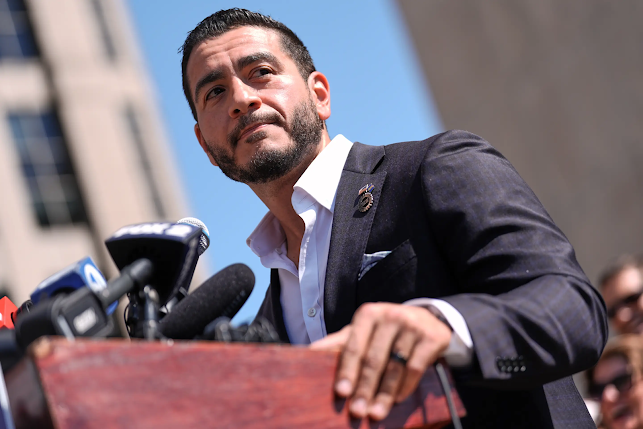 IDamellos's tweet photo. The Greek Courier: How Abdul El-Sayed went from political oblivion to... https://t.co/rl2ldaFYfj Abdul El-Sayed, a former public health official who harnessed Democratic frustration with the party establishment, defeated Rep. Haley Stevens in Michigan’s U.S. Senate primary. https://t.co/ctLB3hTTxP