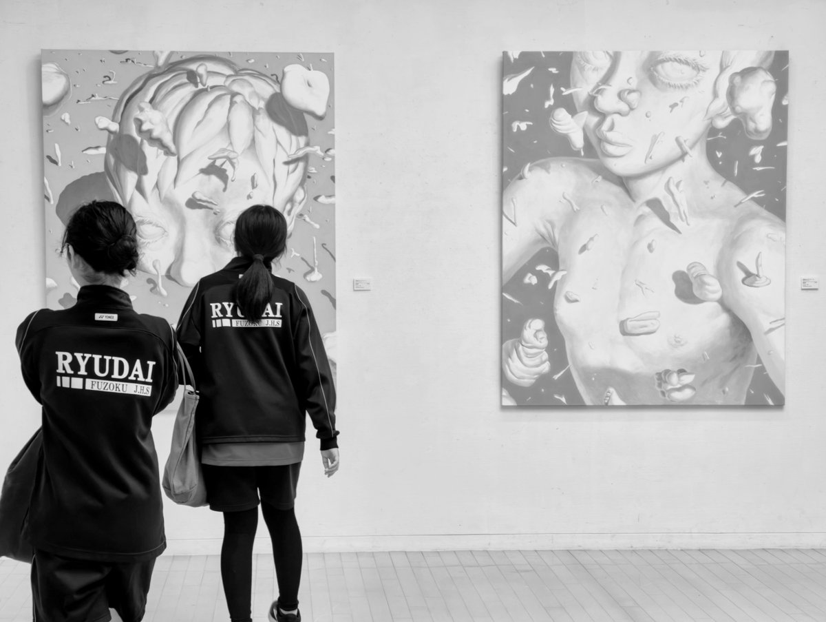 kenjiurata's tweet photo. 美術の先生がつくった作品展 vol.13
本日3日目、開幕です！

過去2日間で1000名以上の方にご来場頂きました😊
ありがとうございます🙇

台風の影響により、1日しっかり見られるのは今日が最後かもしれませんね。

展示期間：2026年8月4日(火)～2026年8月9日(日)
開館時間：9：00～18：00 ※全日 https://t.co/melzDcVdot