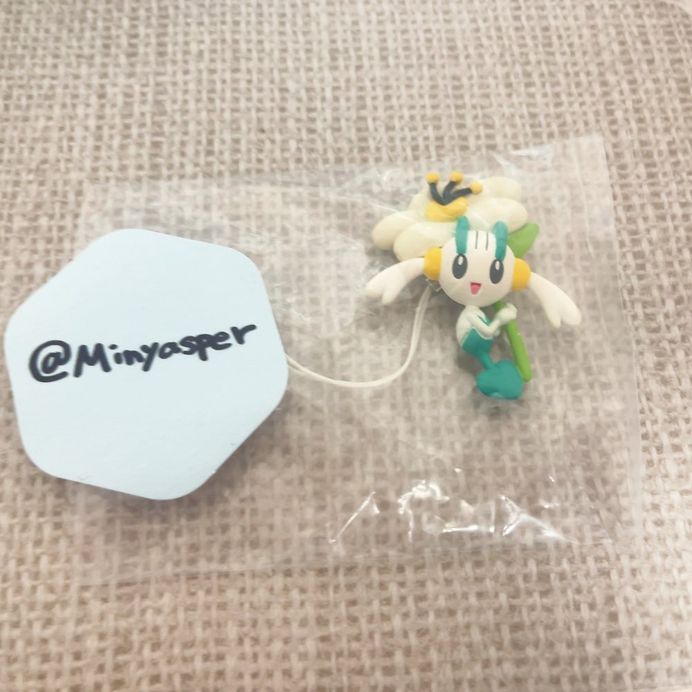 Minyasper's tweet photo. 【交換】ポケモン ぺたんこマスコット Color：White

譲：フラエッテ

求：ヒスイゾロア＞アローラロコン＞ワッカネズミ

郵送もしくは有楽町or池袋手渡し交換希望です。
お気軽にお声掛けください🙇‍♀️ https://t.co/vA3PnqeEUg