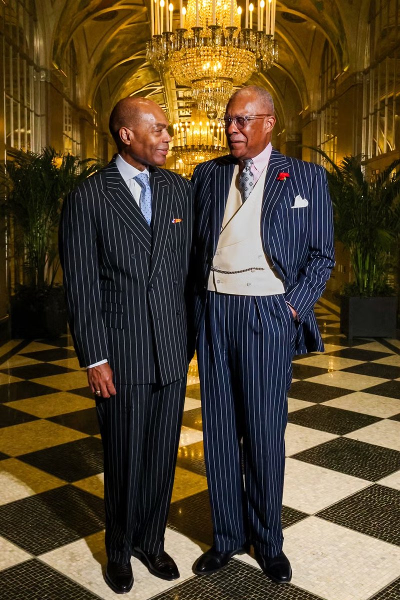 dieworkwear's tweet photo. Enjoyed this Esquire feature on the Churchwell brothers. IMO, they are among the last elegantly dressed men in the United States. Notably, neither are "fashion influencers." They are both distinguished doctors with great taste and a lifetime relationship with the same tailor. https://t.co/ggvQi23PyB