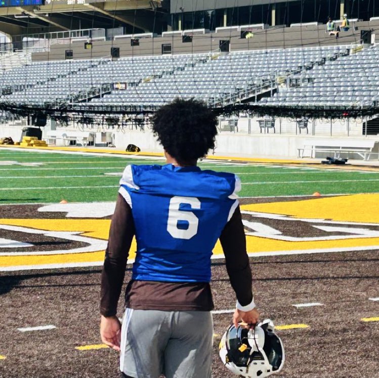 Tyler_Hughes7's tweet photo. Let’s go T6! https://t.co/xmIs2k0NwH