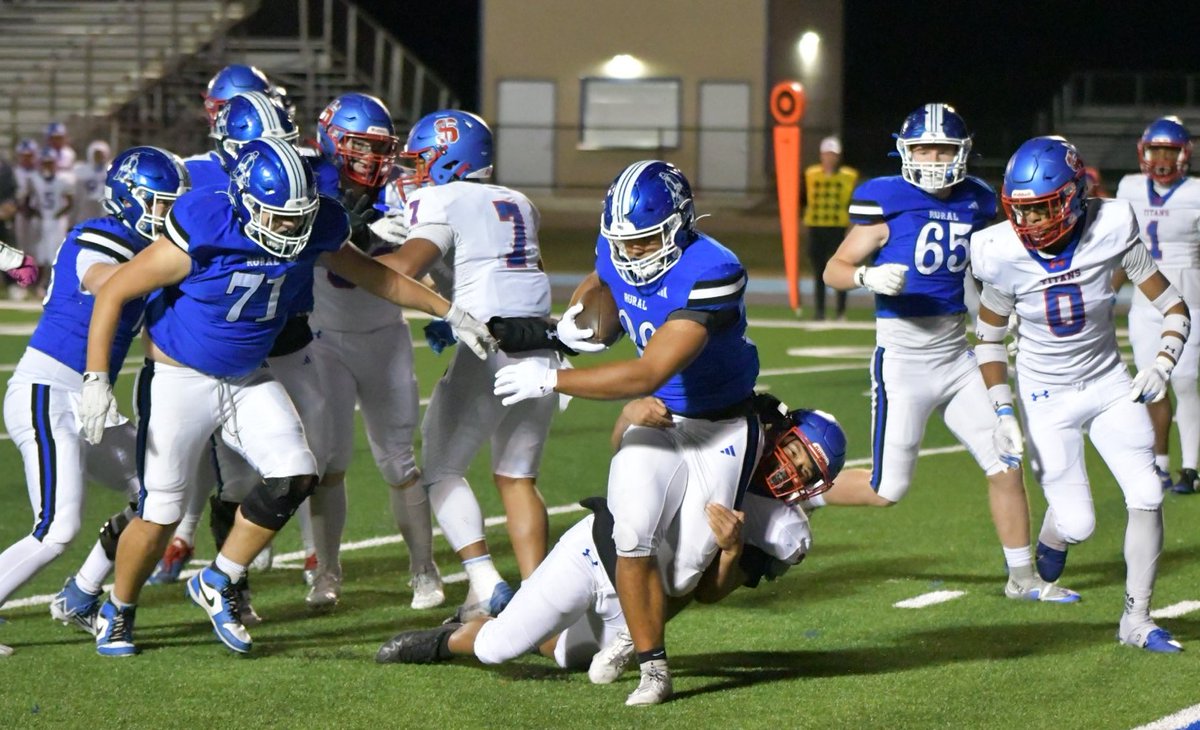 peterson_rick's tweet photo. . @TopsportsN 2026 Shawnee County football players to watch. @HaydenHigh @FightingScotsFB @RHS_DAWG_FB @Seaman_Vikings @SHHSThunderbird  @SilverLakeEagle @T_HighAthletics @TopekaWestAthle @wrhsfball ...
https://t.co/DnRoByVbGx https://t.co/nxE3zsOiIr
