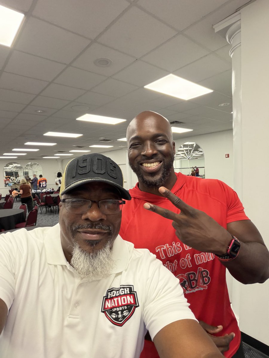 huffstersports's tweet photo. Great time today @ Media Day, as we released our tv sched for Whataburger Friday Night Rivals Gm of the Week. Shout out to former Clemson Tiger &amp;  Philadelphia Eagle Ricky Sapp on a great job speaking to the youngsters. I’m blessed to be on pxp once again. #wachfox #houghnation https://t.co/lEo1TsGlcX