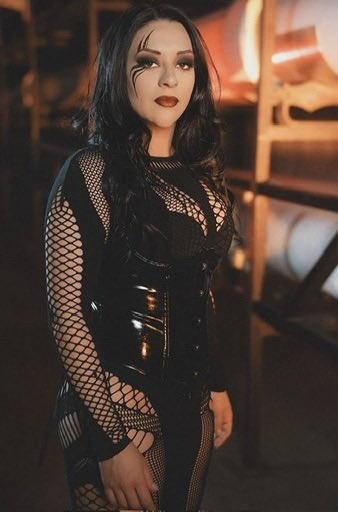 ripleyswrld's tweet photo. MY GORGEOUS GORGEOUS GIRLL🖤🔥 https://t.co/dV7RcRggL6