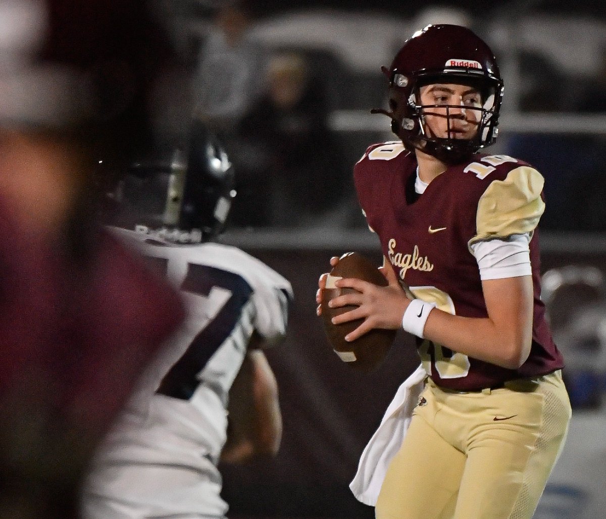 peterson_rick's tweet photo. . @TopsportsN 2026 Shawnee County football players to watch. @HaydenHigh @FightingScotsFB @RHS_DAWG_FB @Seaman_Vikings @SHHSThunderbird  @SilverLakeEagle @T_HighAthletics @TopekaWestAthle @wrhsfball ...
https://t.co/DnRoByVbGx https://t.co/nxE3zsOiIr