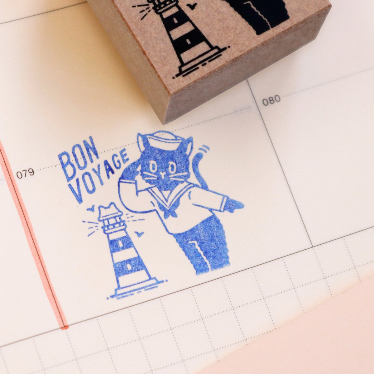 SANBY_bng's tweet photo. #文具女子博popupin新潟2026
『オビワン スタンプセット』
新潟会場でもご用意します！

収納に便利な木製トレーつき
置いているだけでもかわいいスタンプセットです。

手帳やメモのワンポイントに。
ぜひ会場にてご覧くださいませ💌🐈‍⬛🌟🐻🐇
#ob1toy #オビワン https://t.co/TW82xNKKGW