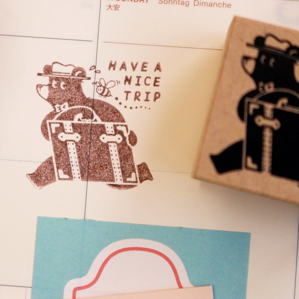 SANBY_bng's tweet photo. #文具女子博popupin新潟2026
『オビワン スタンプセット』
新潟会場でもご用意します！

収納に便利な木製トレーつき
置いているだけでもかわいいスタンプセットです。

手帳やメモのワンポイントに。
ぜひ会場にてご覧くださいませ💌🐈‍⬛🌟🐻🐇
#ob1toy #オビワン https://t.co/TW82xNKKGW