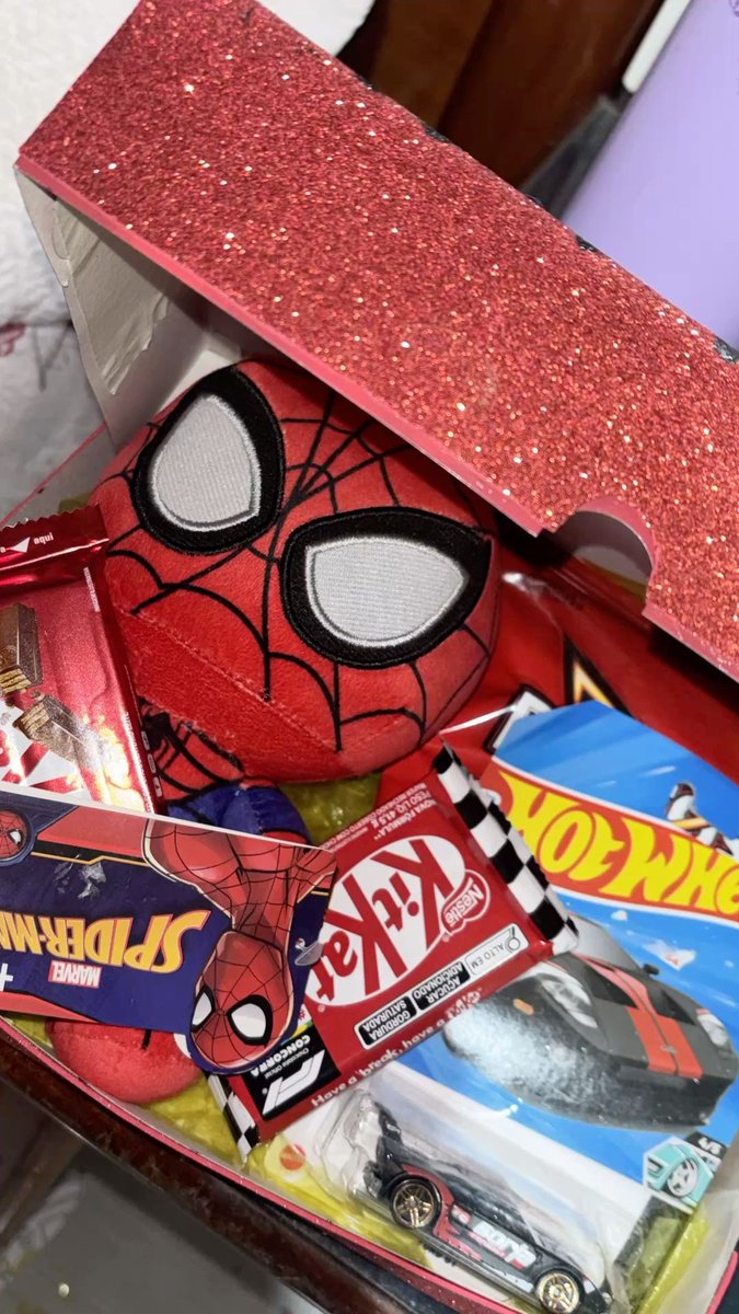 feerchidool's tweet photo. regalos para el pequeñuelo🫰🏽🥰🥺🤭🚗🕷️@obedchispichis https://t.co/TtGGm0rqFs