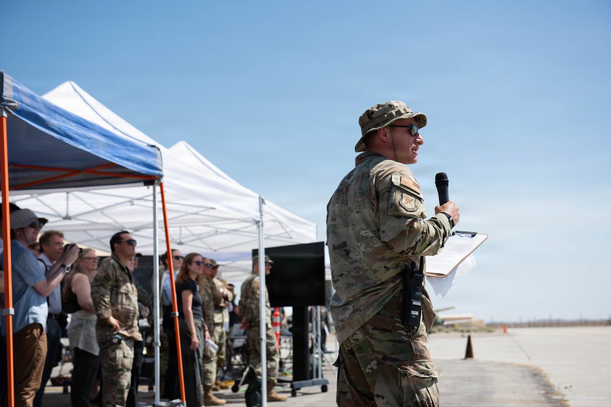 EdwardsAFB's tweet photo. America needs more drones... NOW. 🇺🇸 

In partnership with DCMA, "Game of Drones" crowdsources operational experimentation and learning across government, industry and the joint force for rapid Blue List growth.  #AFMC #USAF 

@HQ_AFMC @DeptofWar 

https://t.co/CjmIdSxYqg https://t.co/jsHe4SiEVS