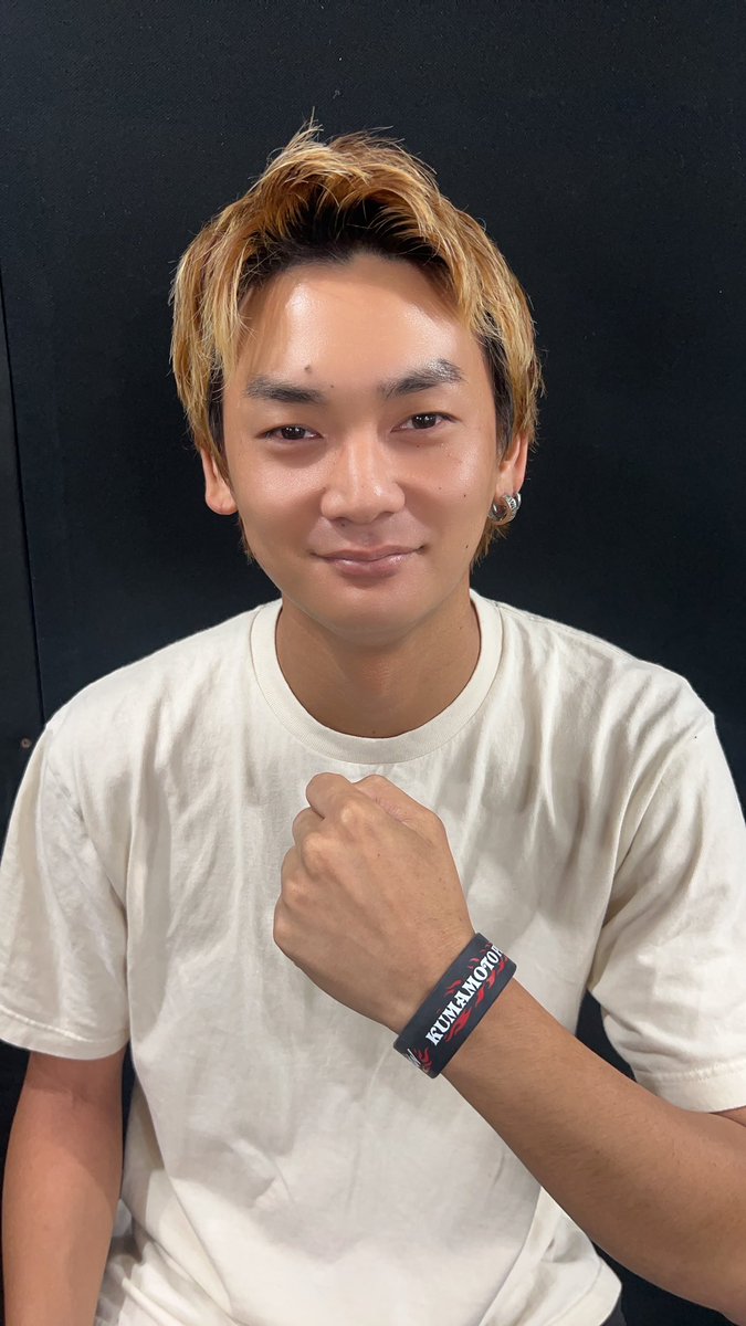 BACKSHOW's tweet photo. ご支援、本当にありがとうございます。

味千拉麺さんとのコラボ「熊本復興支援ラバーバンド」は、残り13個となりました。

▶︎ https://t.co/xMjI2AL8rD

まだ知らない方にも届くよう、よければリポストで応援していただけると嬉しいです。

最後までよろしくお願いいたします。🔥

#熊本地震 https://t.co/tXNRdYTTwX