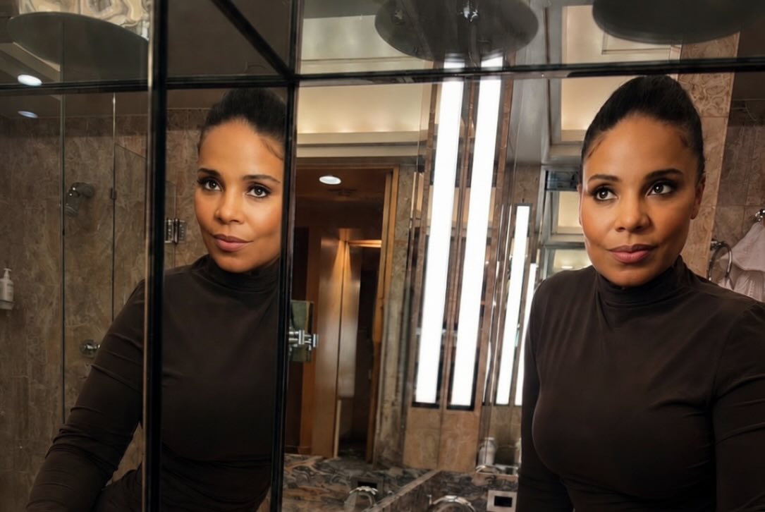 justsanaa's tweet photo. WAIT… What the f*ck is mirror work?
Today I shared the psychology behind it, and how to begin. 
My Blubell newsletter is live! 💙https://t.co/4q1DAqFqFd https://t.co/qMY3b23BV9