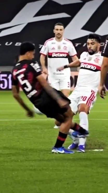 moraespc_'s tweet photo. Tendeu, pô

É sobre a camisa então? Pra colocar no rubro-negro pode tudo? https://t.co/wEJmQTc2sC