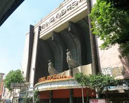 Asmodaeus666's tweet photo. El gobierno quiere deshacerse de edificios históricos que debió restaurar. 

Tan sólo en la Ciudad de México pone a la venta el edificio del Archivo Histórico y Biblioteca Central del Agua y el Teatro Ópera.

En ambos casos el gobierno debería restaurarlos. Por lo menos para eso fue adquirido el Teatro Ópera.

Ahora se corre el peligro de que los tiren y hagan un edificio de 30 pisos que tanto les gusta a los tonto que creen que con eso están en el primer mundo como también a los mediocrísimos arquitectos mexicanos que con eso dejan sus orines en zonas históricas.