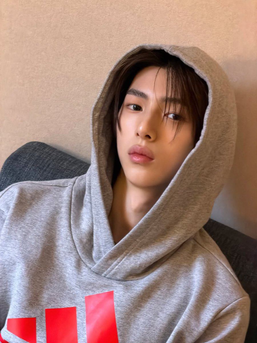 rohyunaw's tweet photo. ♡ moning moning moots 😌 https://t.co/1e21kOp62x