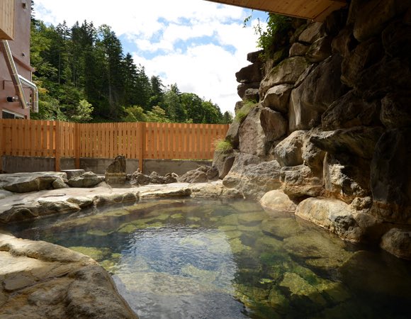 iguas1's tweet photo. 遠くにタウシュベツ川橋梁を見て北海道で1番標高の高い然別湖を通り然別峡かんの温泉へ
10湯目

30年前はここでキャンプをした記憶がある

テーマパークみたいな浴場は13の源泉を利用して11の湯船があるらしい

ここもまたいつか再訪したい温泉です♨️

温泉写真は全てHPより https://t.co/M6jtEd6iAk