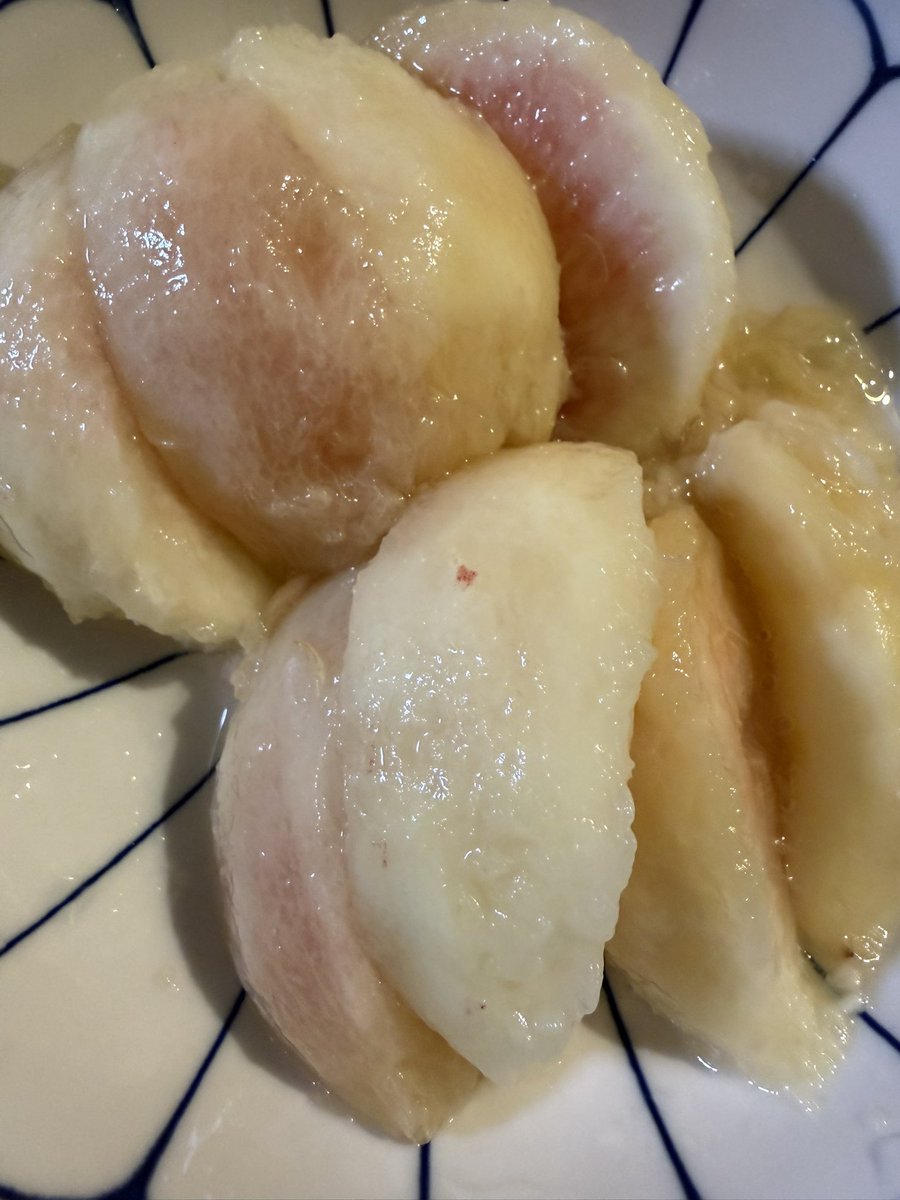 bondagegorila's tweet photo. 一番甘い時期
旬の果物に勝るスィーツは無いと思ってる
太らないし美味いし最高 https://t.co/cV3zVHelnR