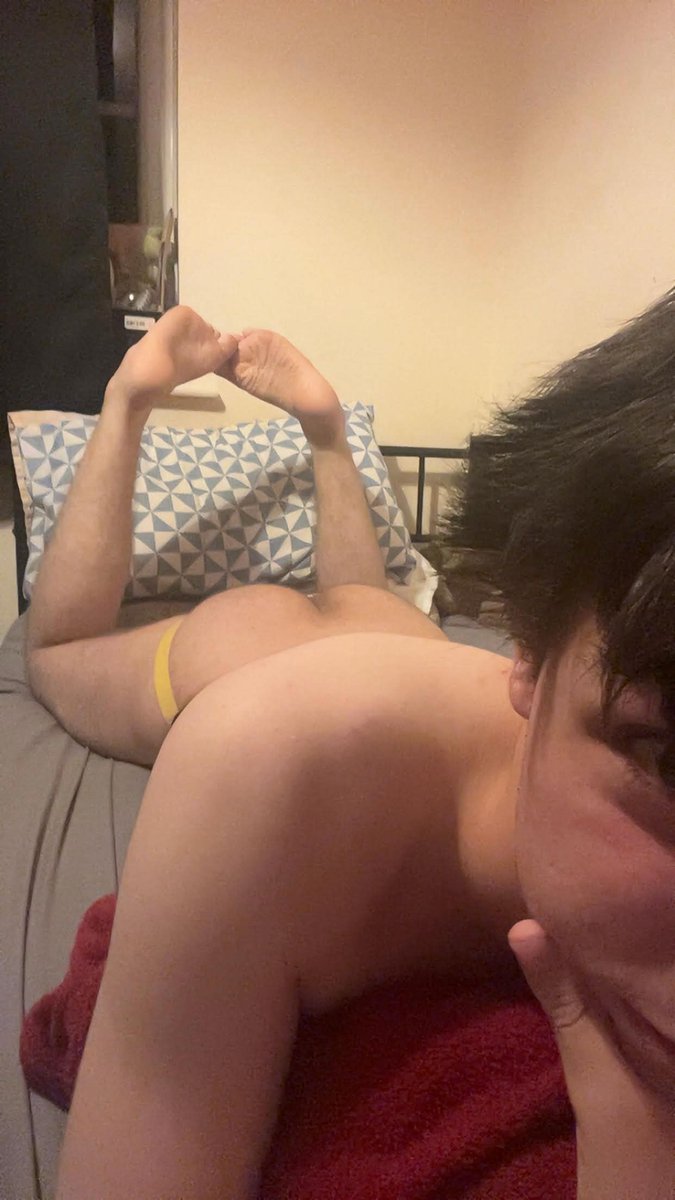 Japtzi8r's tweet photo. Heyyy did you miss me?
#nsfwtwt #femboy #bottom #ass #jockstrap #twink #face https://t.co/9J9311ko3p
