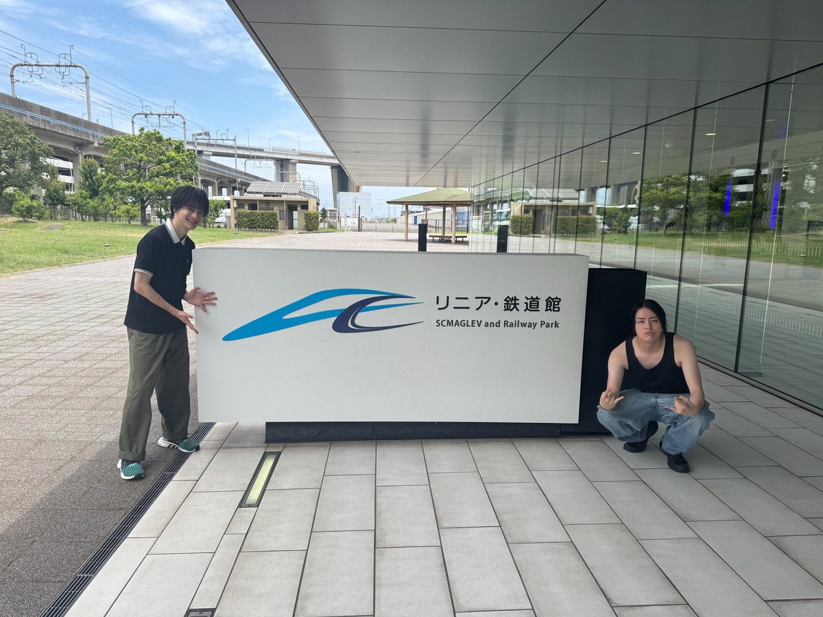 sdpwqu's tweet photo. 弟のためならどこにでも連れてってくれるいつもタンクトップ着てるお兄ちゃんだ https://t.co/5ueN6ZKzDo