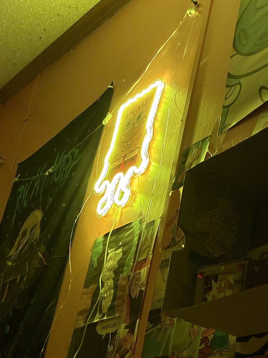 tylersfixations's tweet photo. Bought a SpongeBob led light and holy shit why is it so fucking bright https://t.co/PBURjXdf8N