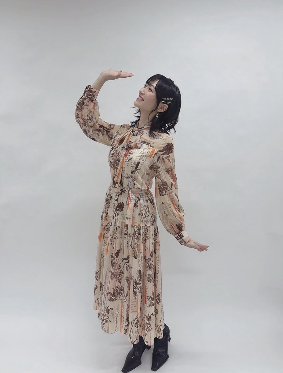_maeshima_ami's tweet photo. 2nd Album『POLYPHONY』 取材まわりでのオフショットもインスタに載せてます～☺️
今日のFC限定生配信では作詞の話もしたいですねᖛ ̫ ᖛ💠
https://t.co/9Zx8sTLx3Y
#Angraecum https://t.co/chlcSHxFLU