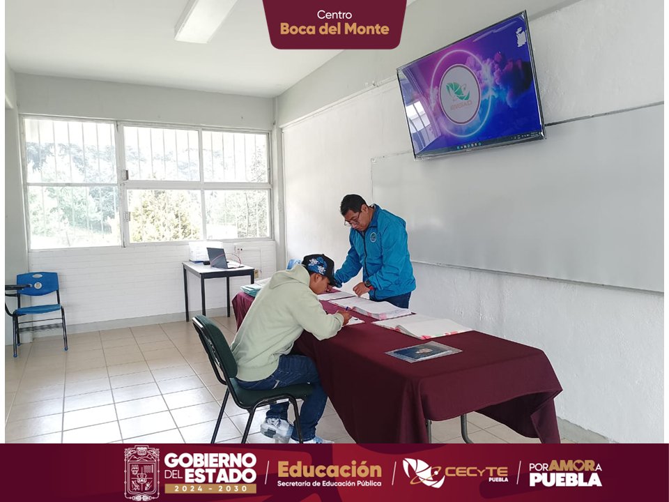 EMSaD_BM's tweet photo. ¡Un logro que marca el inicio de nuevos caminos!
Con gran orgullo llevamos a cabo la entrega de certificados a las y los estudiantes de la Generación 2023–2026 del Centro EMSaD Boca del Monte.
#PorAmorAPuebla #CECyTEPuebla #HazloEnGrande https://t.co/gtrDq9dlfi