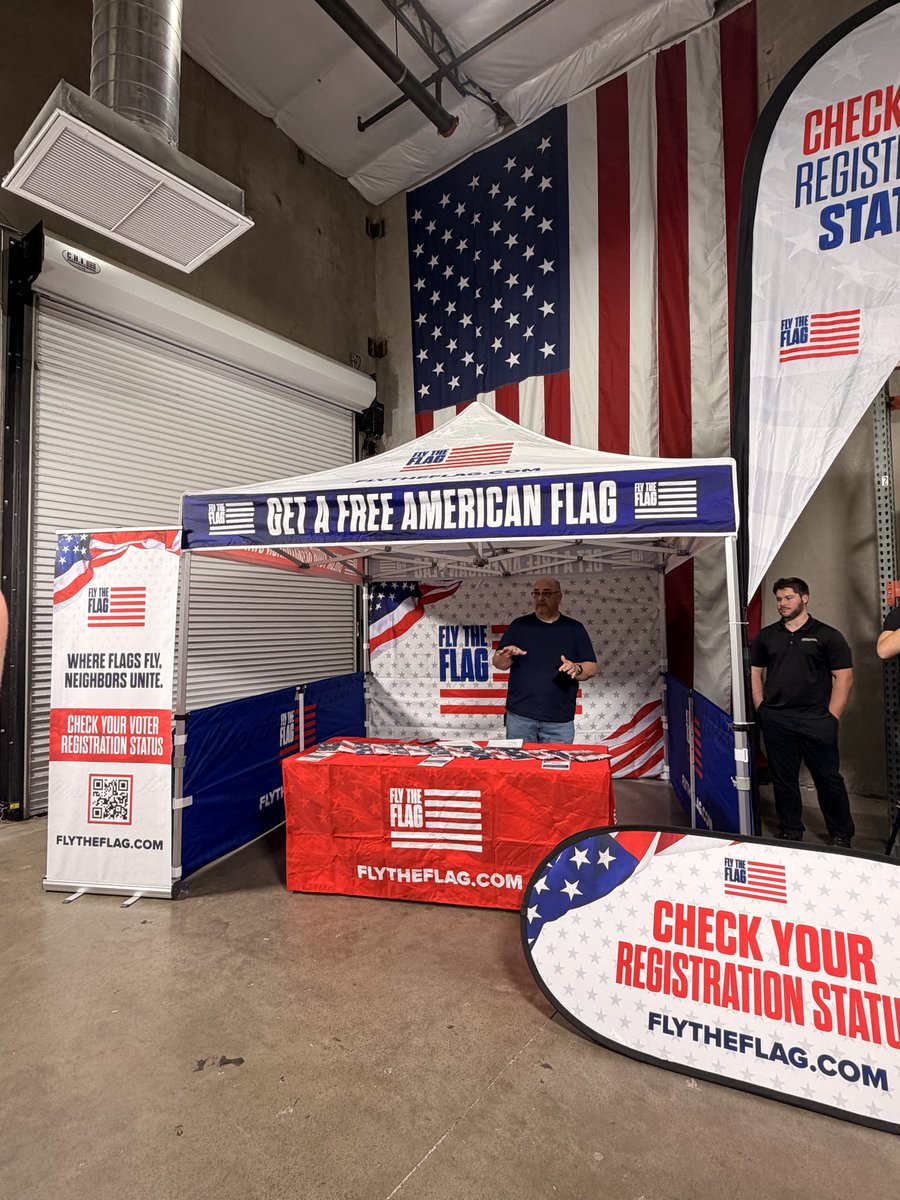 ReaganM2332's tweet photo. LETS GOOO!! 
Learning about fly the flag initiative at new hire training today with @TheFirstMrChip!! 🇺🇸🇺🇸🇺🇸

Make sure your voter registration is 100% ready to go for the next election! 

@TPUSA | @tpusastudents https://t.co/sXDX54LhgW