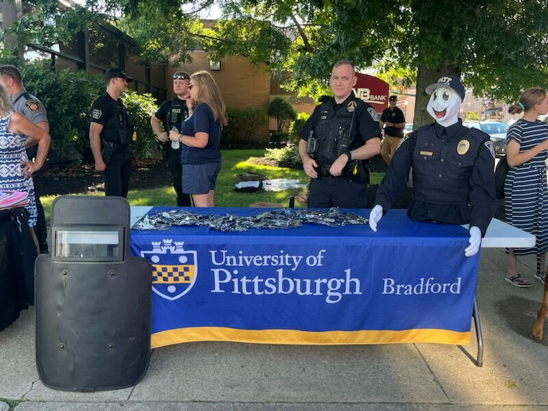 PittpoliceB's tweet photo. Our officers had a wonderful time connecting with members of the Bradford community during this year’s National Night Out! https://t.co/5XlcWhbUCP